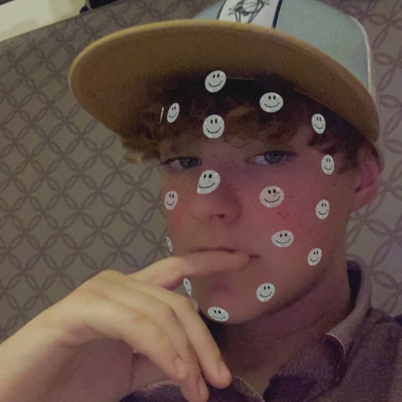 Meet your Posher, Kiti - Picture 1 of 1